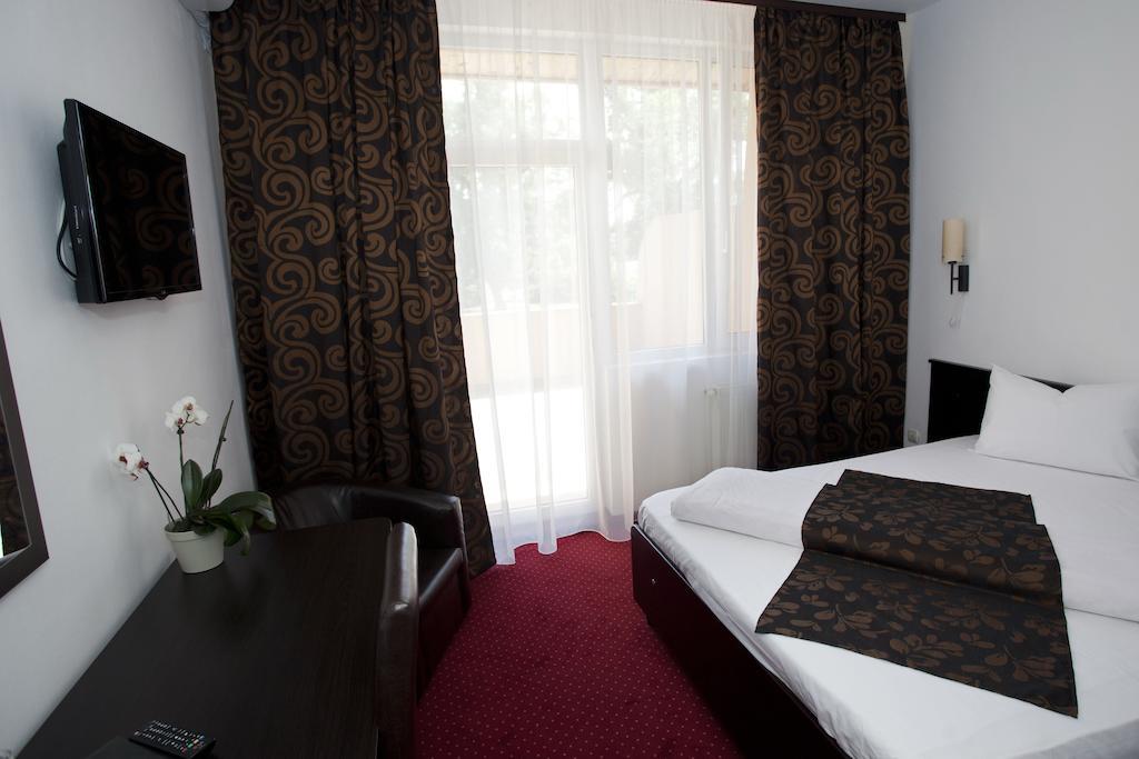 Hotel Terra Oradea Exterior foto