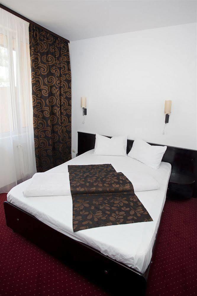 Hotel Terra Oradea Exterior foto
