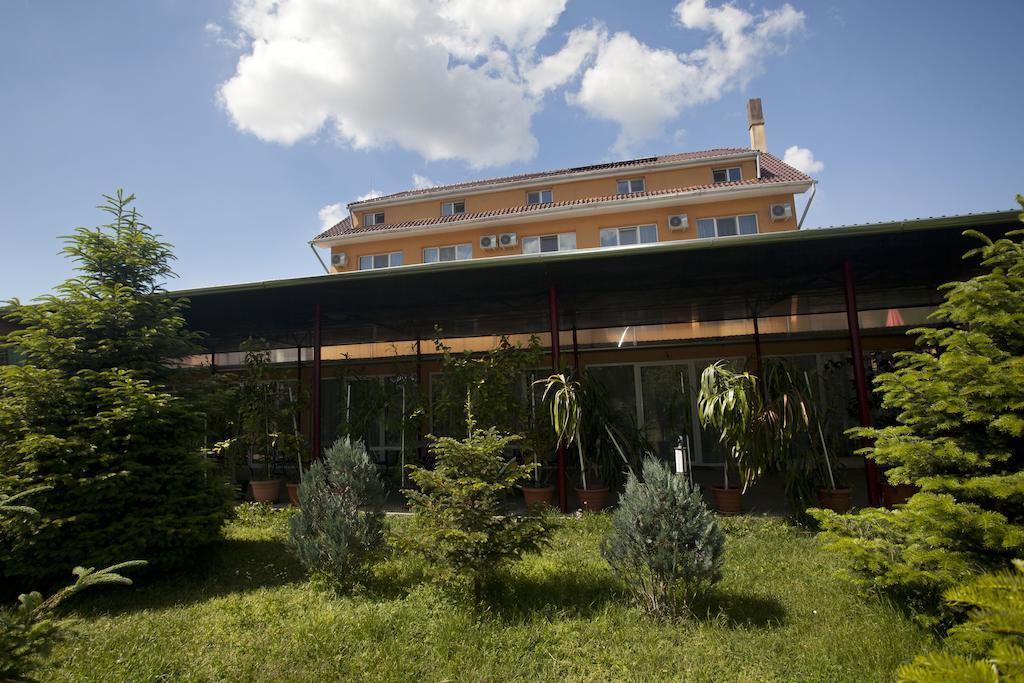 Hotel Terra Oradea Exterior foto