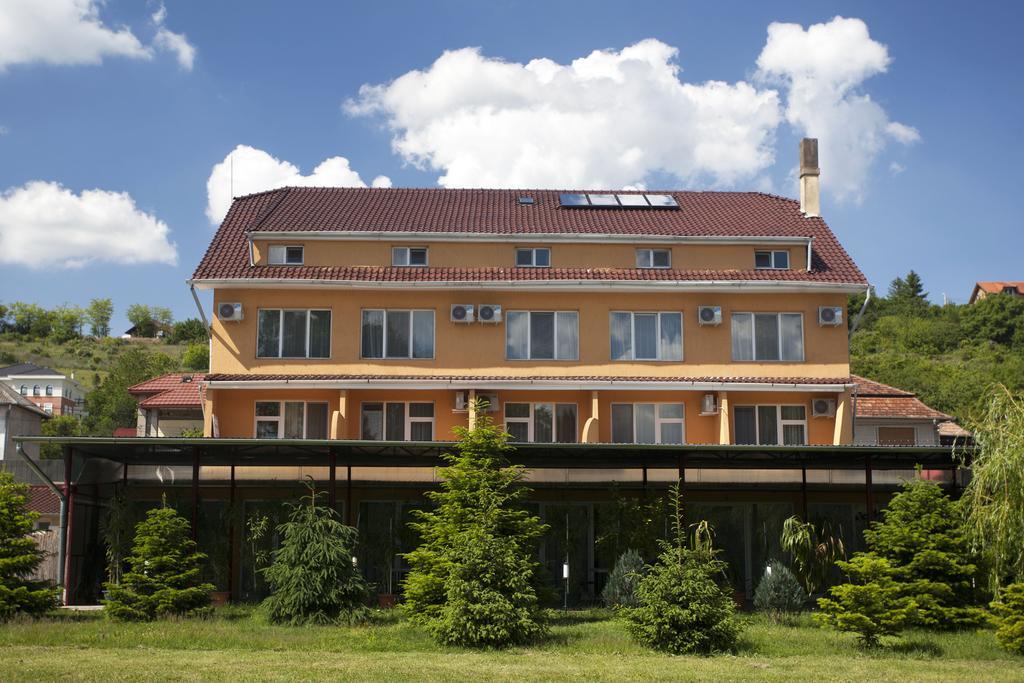 Hotel Terra Oradea Exterior foto